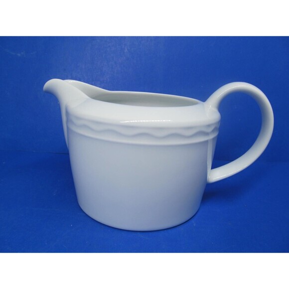 Crate And Barrel Palazzo Spal Porcelain Portugal White Gravy Boat - Picture 1 of 10